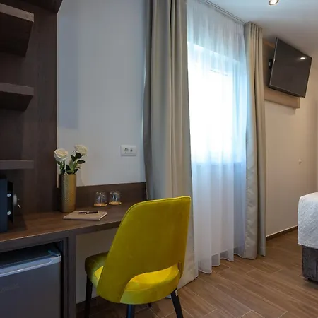 krevet i doručak Fortis 4*