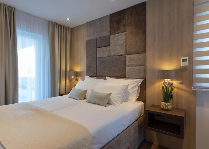 Alojamento de Acomodação e Pequeno-almoço Fortis Trogir