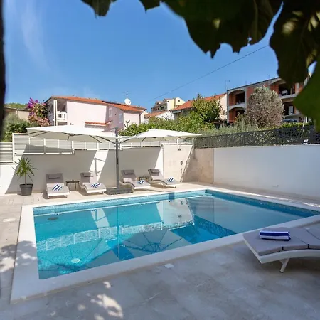 Fortis Nocleg ze śniadaniem 4*