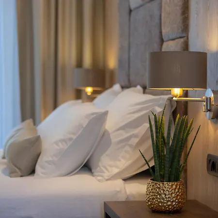 Fortis Nocleg ze śniadaniem 4*